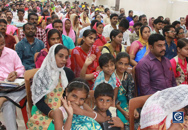 Thousands flocked from different parts of north Karnataka to the Healing & Deliverance Prayer held in Hubli, Karnataka by Grace Ministry on August 15th, 2019.